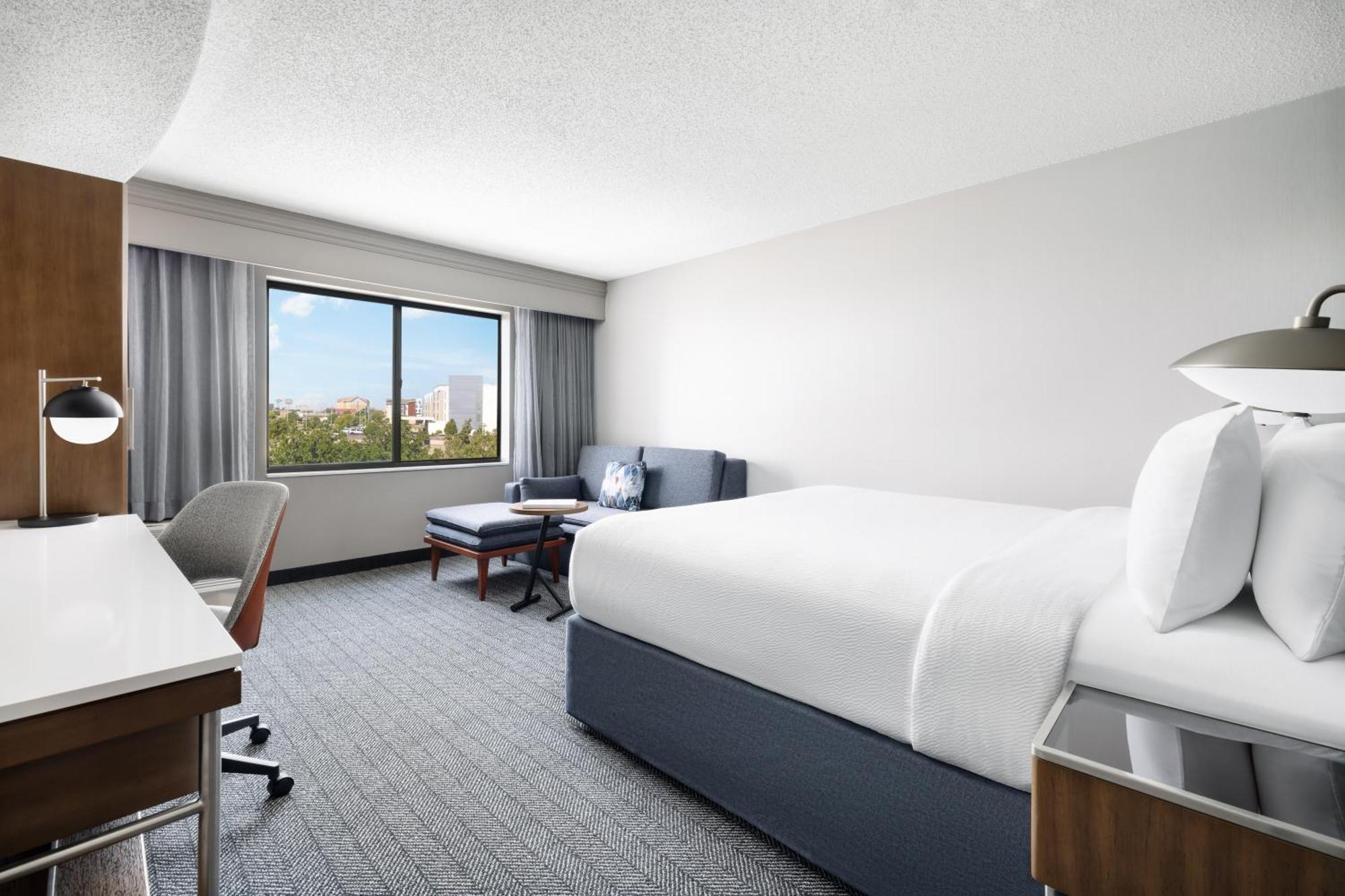 Courtyard By Marriott West/medical Center Hotel 3*