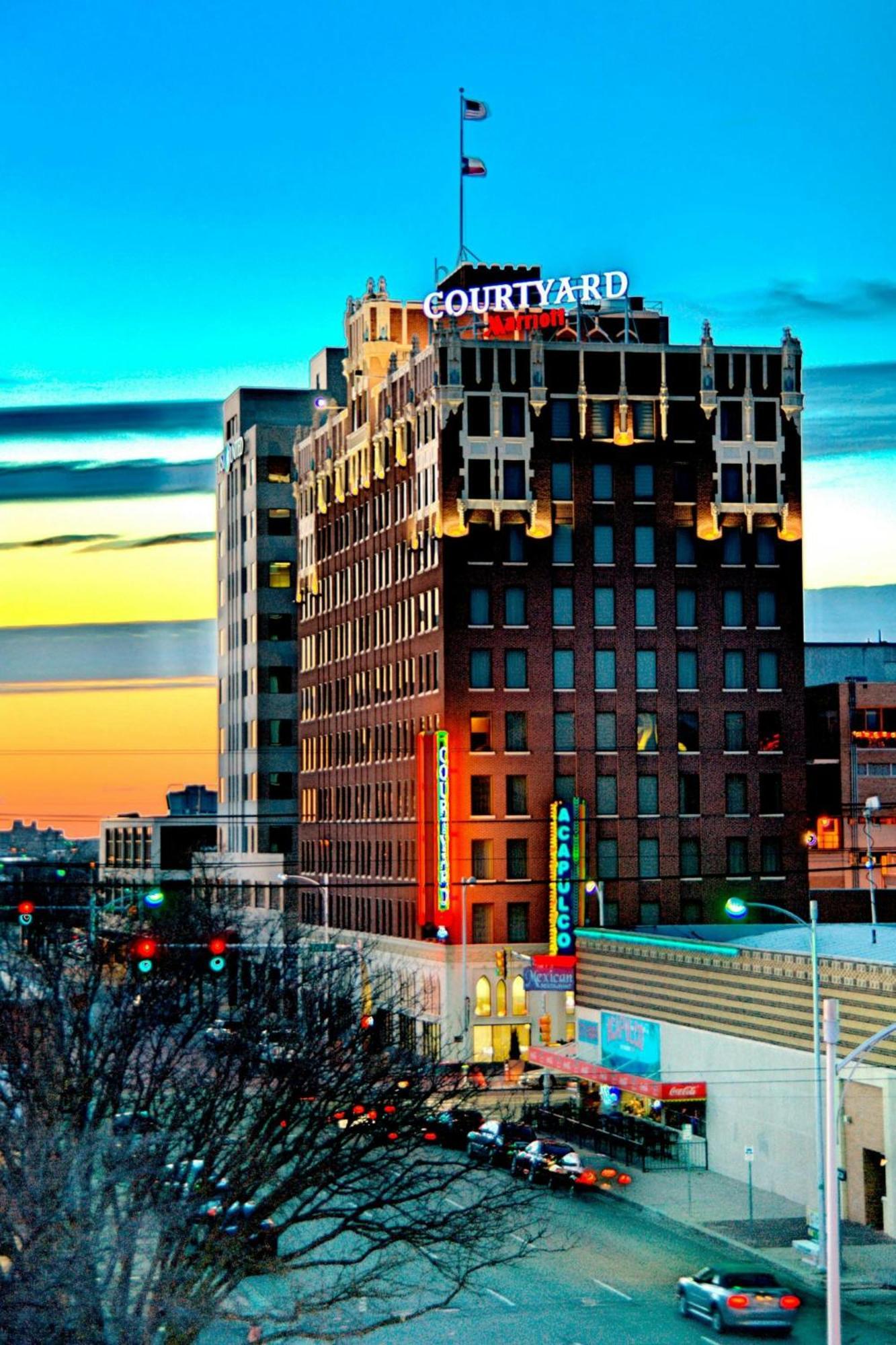 Hotel Courtyard By Marriott Downtown
