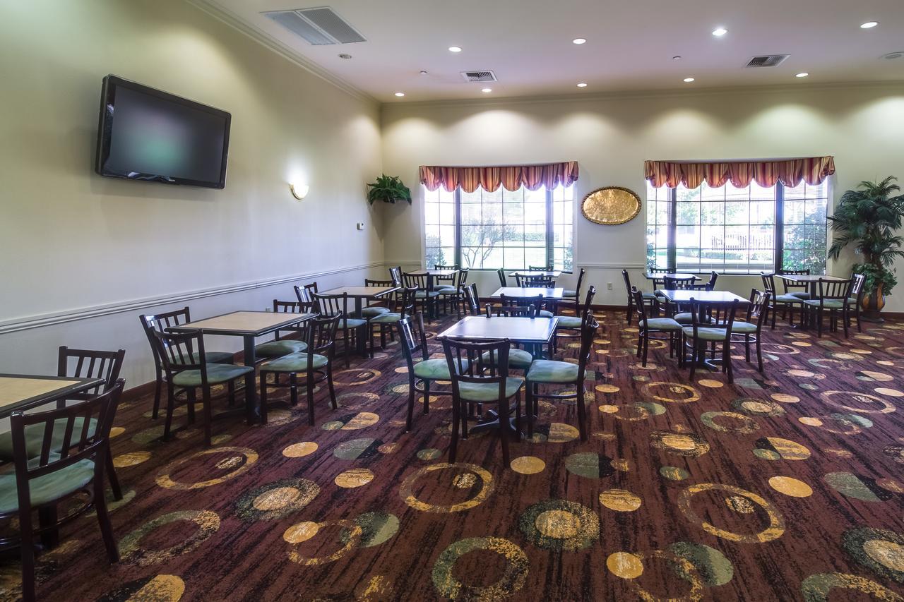 Hotel Spark By Hilton Amarillo East 3*