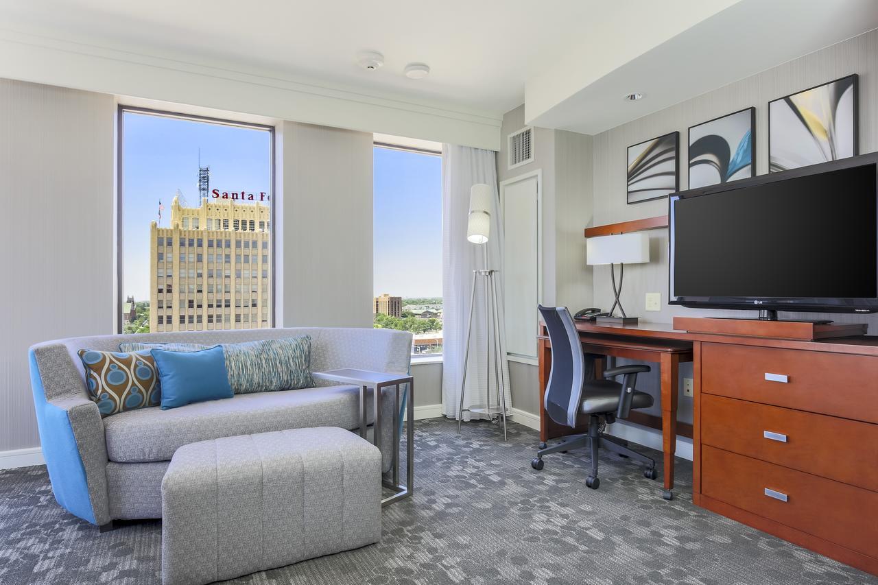 Courtyard By Marriott Downtown 3*