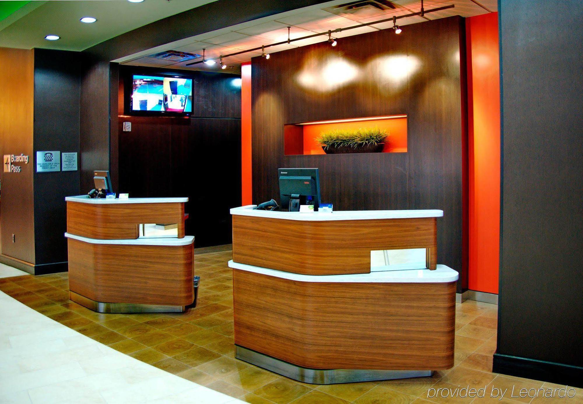 Courtyard By Marriott Downtown 3*