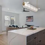 5020 Place Luxury Apartment