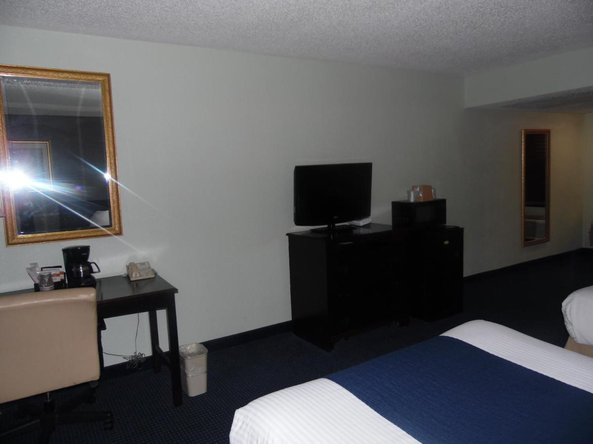 1hotel