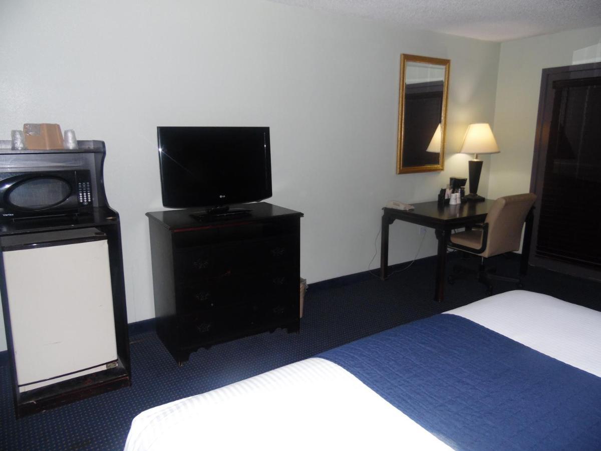 1hotel