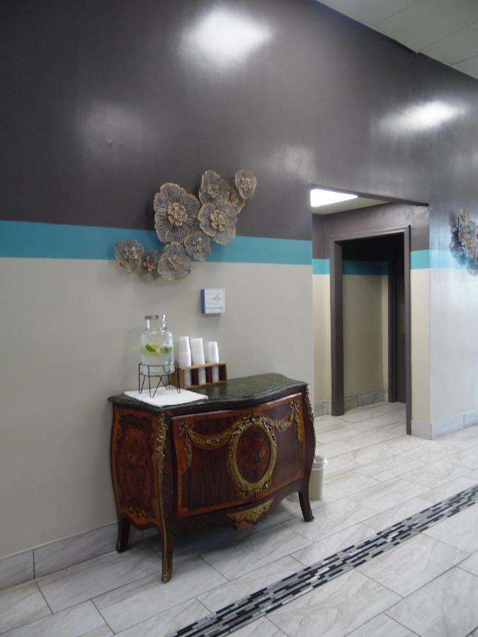 1hotel
