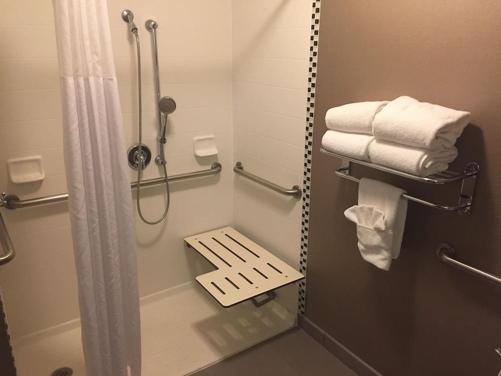 The West Medical Center By Ihg Hotel 3*