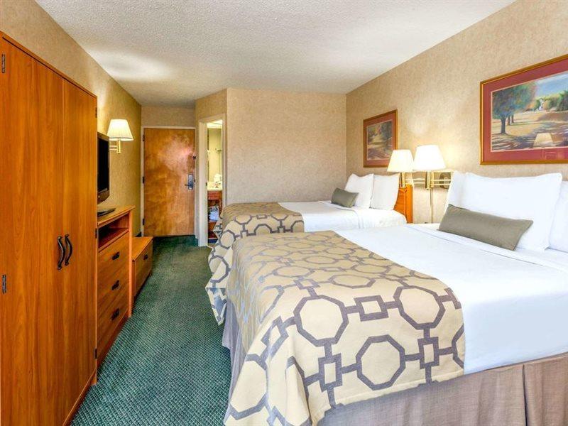 Baymont By Wyndham East