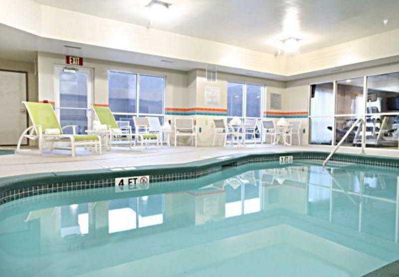 Hotel Fairfield & By Marriott Airport
