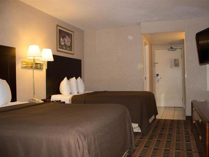 Days By Wyndham East Hotel 3*