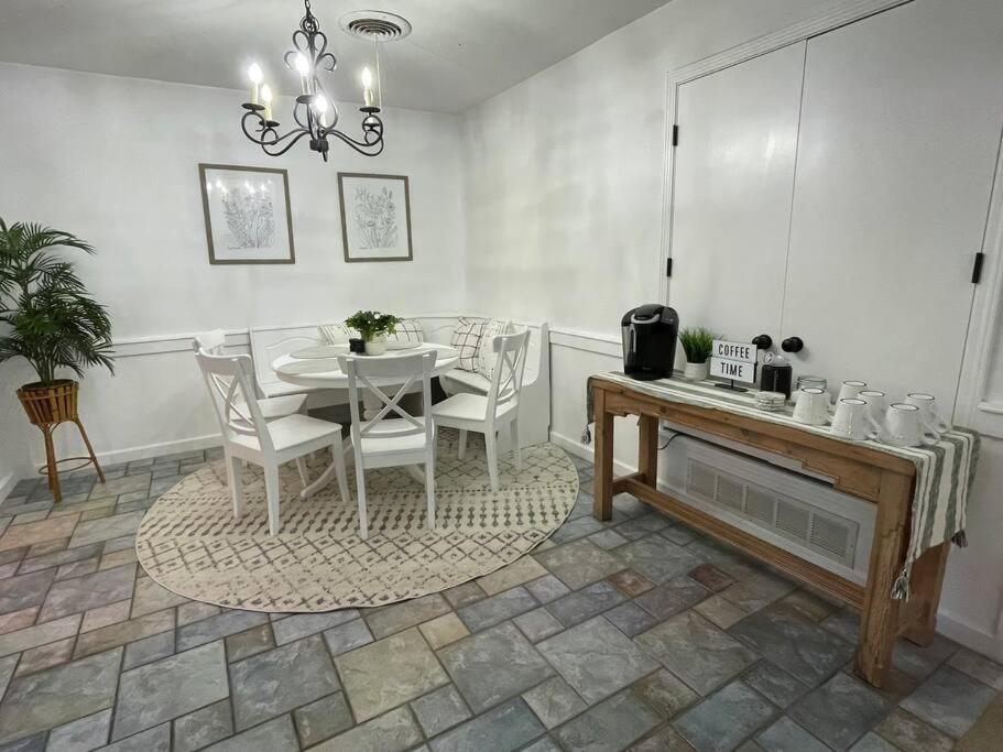 Holiday home Shiloh House 3-bed, 2 Bath, Living Room, Garage *