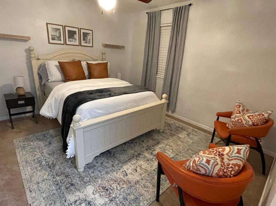 Shiloh House 3-bed, 2 Bath, Living Room, Garage Holiday home *