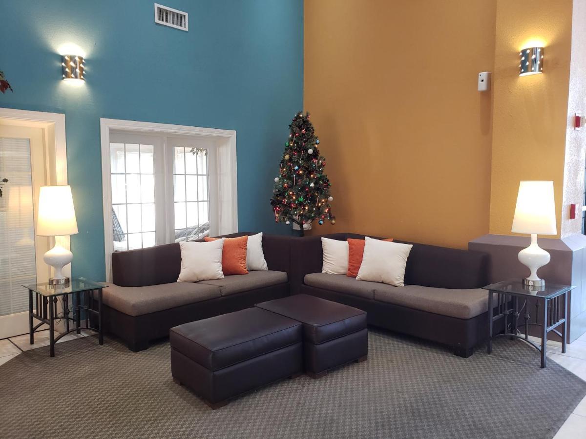 Hotel Extend-a-suites - Extended Stay, I-40 West 2*