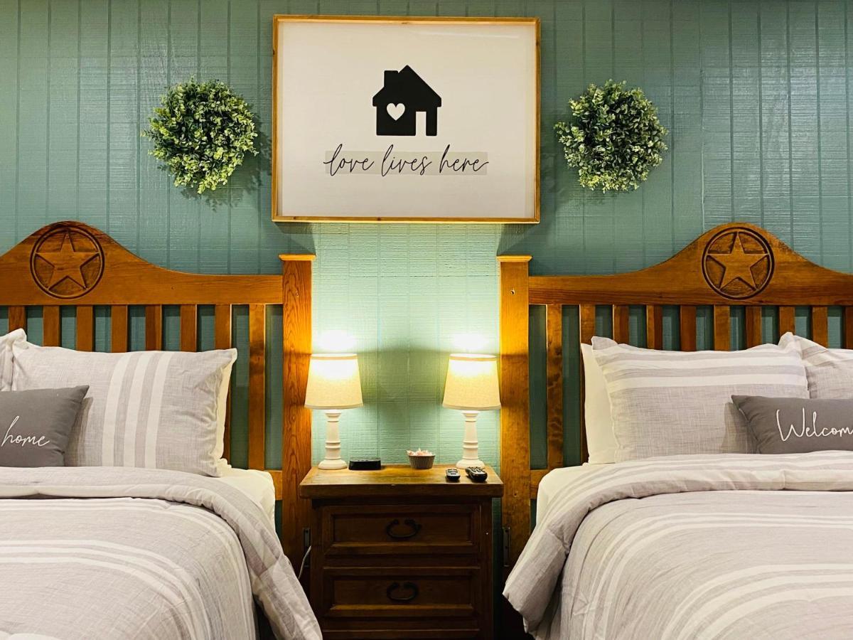 Deluxe Big Texan Multi Apartment Amarillo