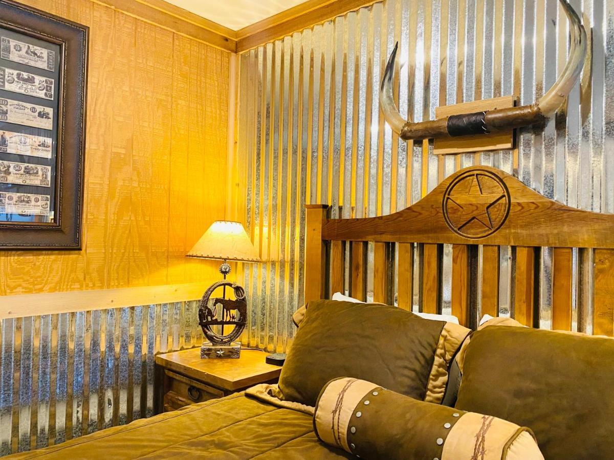 Deluxe Big Texan Multi Apartment *
