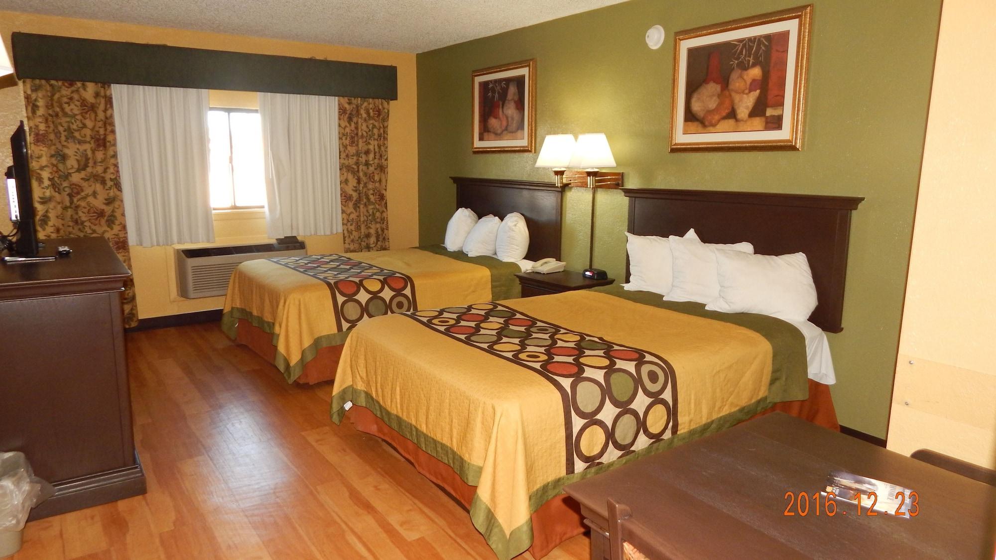Super 8 By Wyndham Tx Hotel