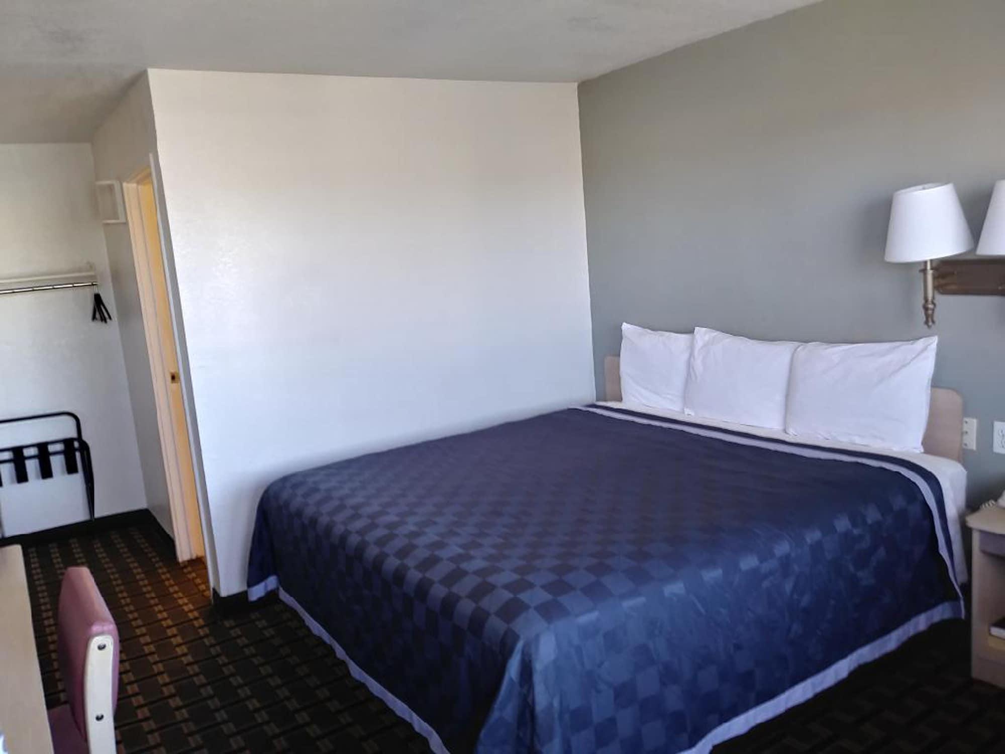 Americas Value Airport/grand Street Motel