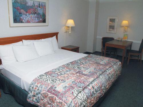 La Quinta By Wyndham West Medical Center