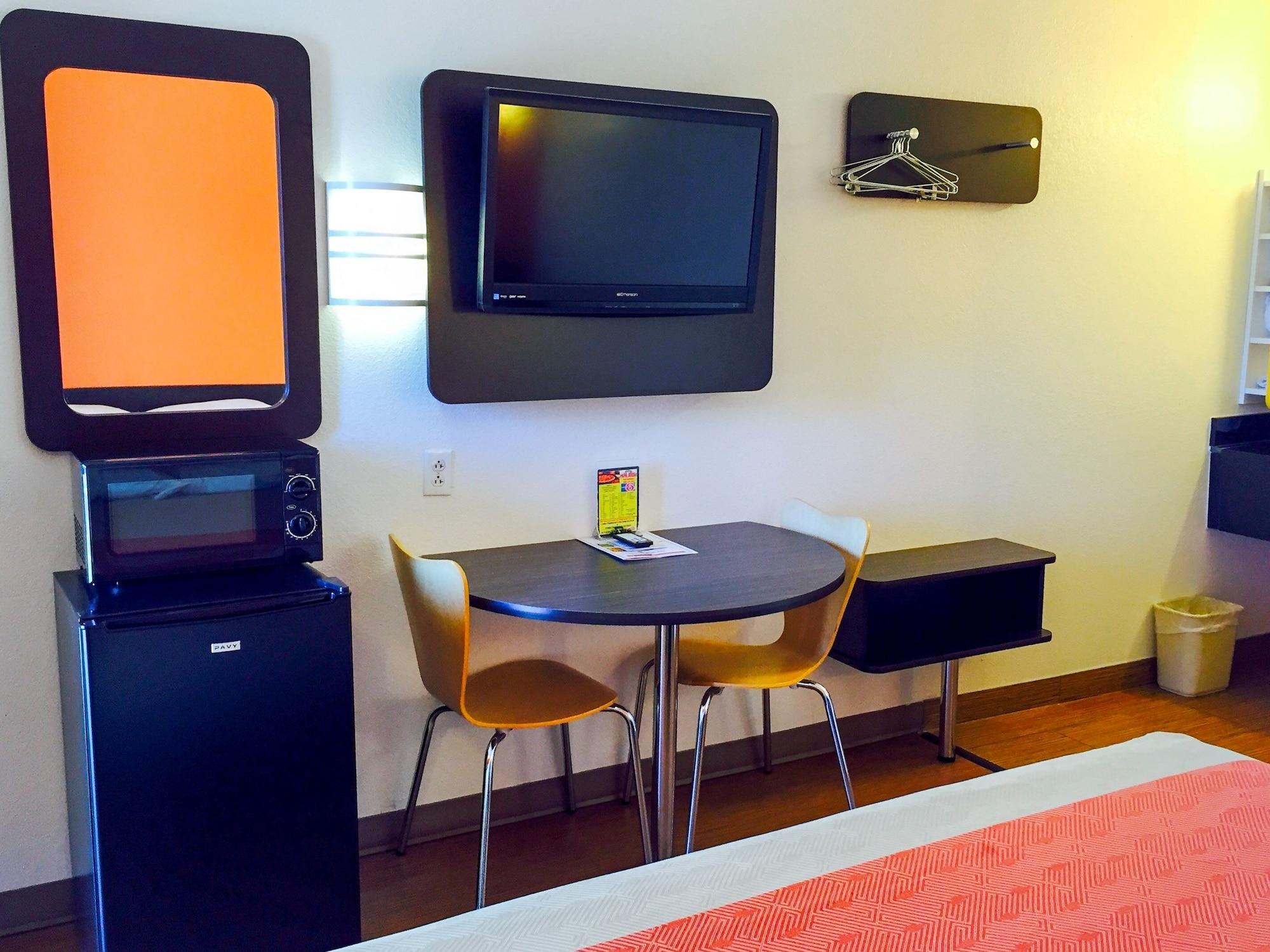 Hotel 6-amarillo, Tx - West