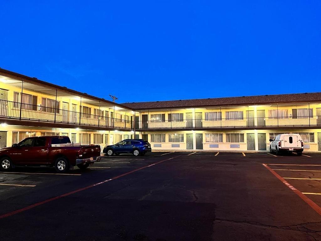 Hotel Budget &