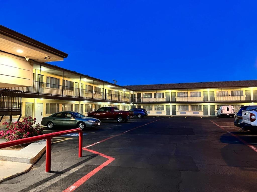 Budget & Hotel 2*