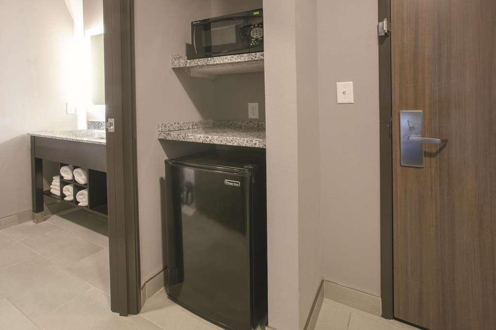 La Quinta By Wyndham Airport Hotel 3*