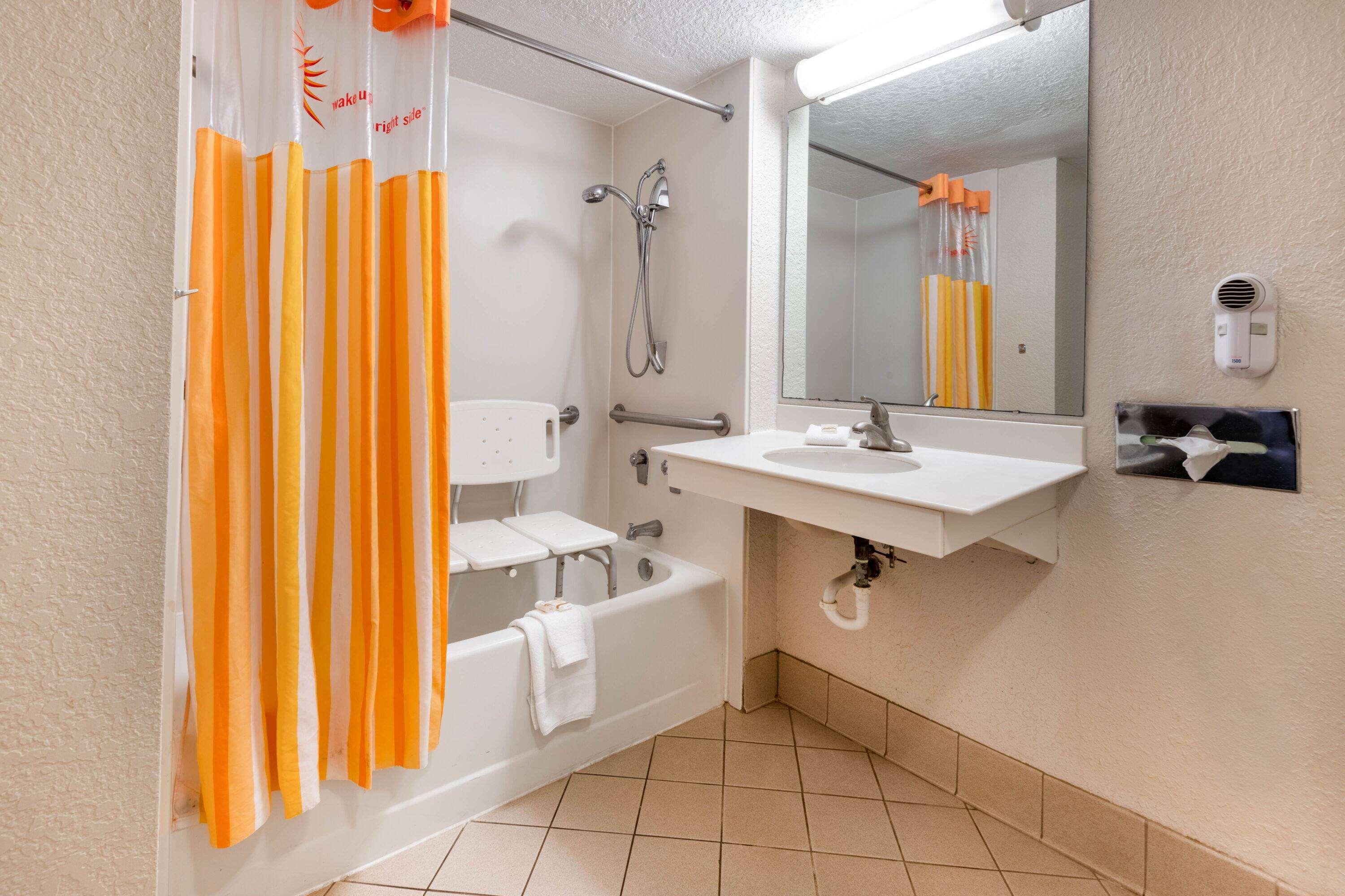 La Quinta By Wyndham West Medical Center Hotel