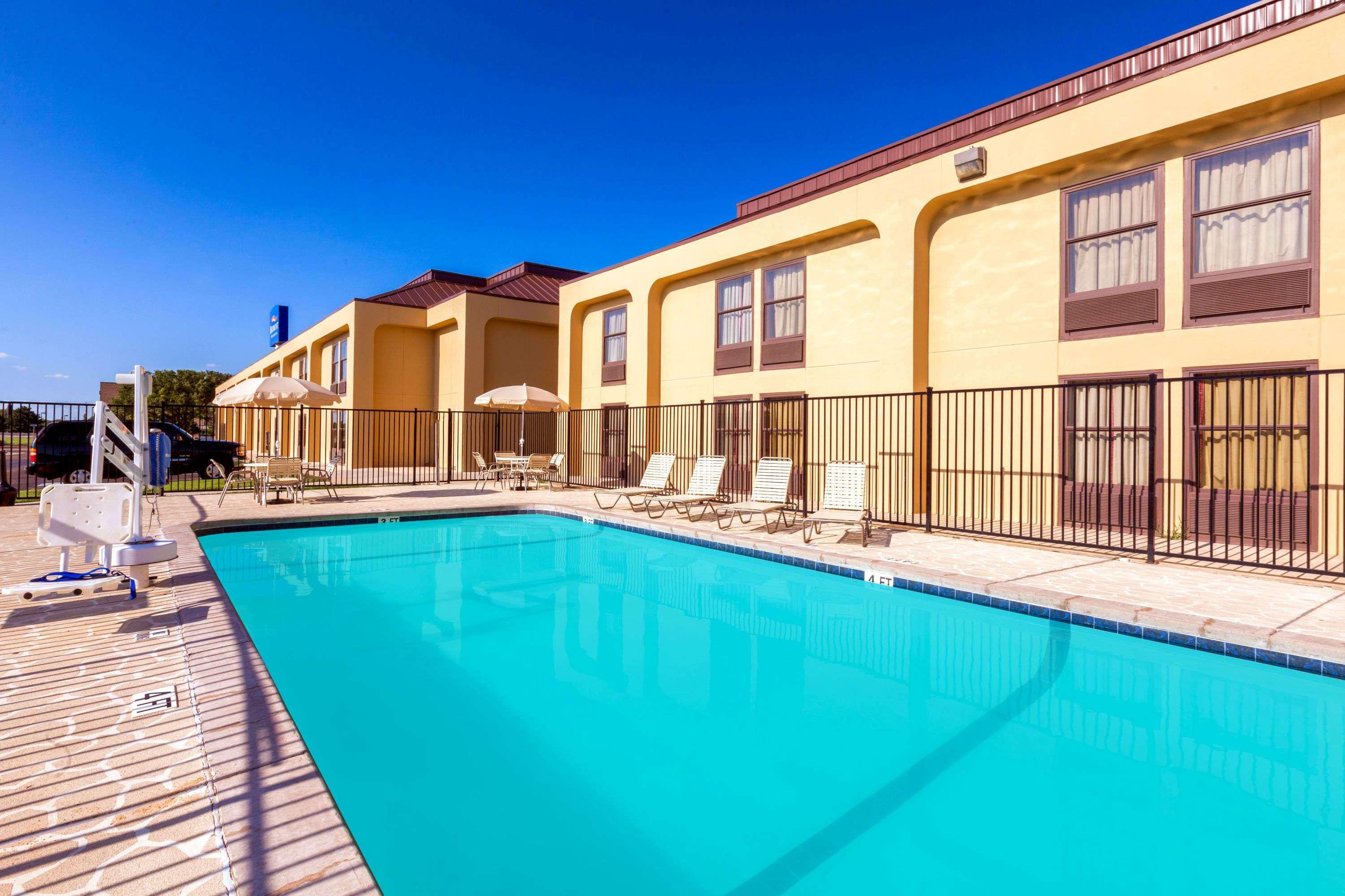 Hotel Baymont By Wyndham East Amarillo