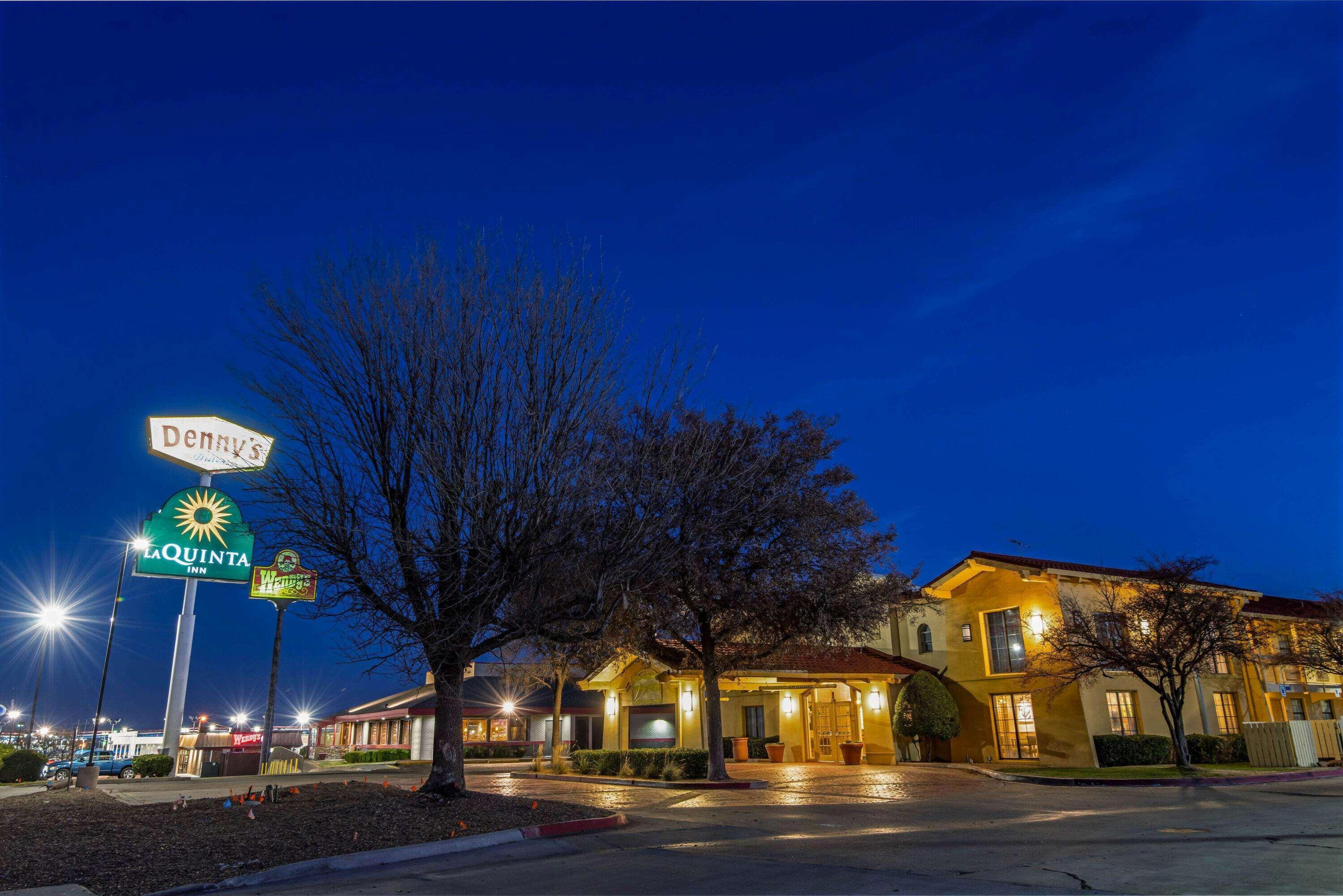 La Quinta By Wyndham Mid-city