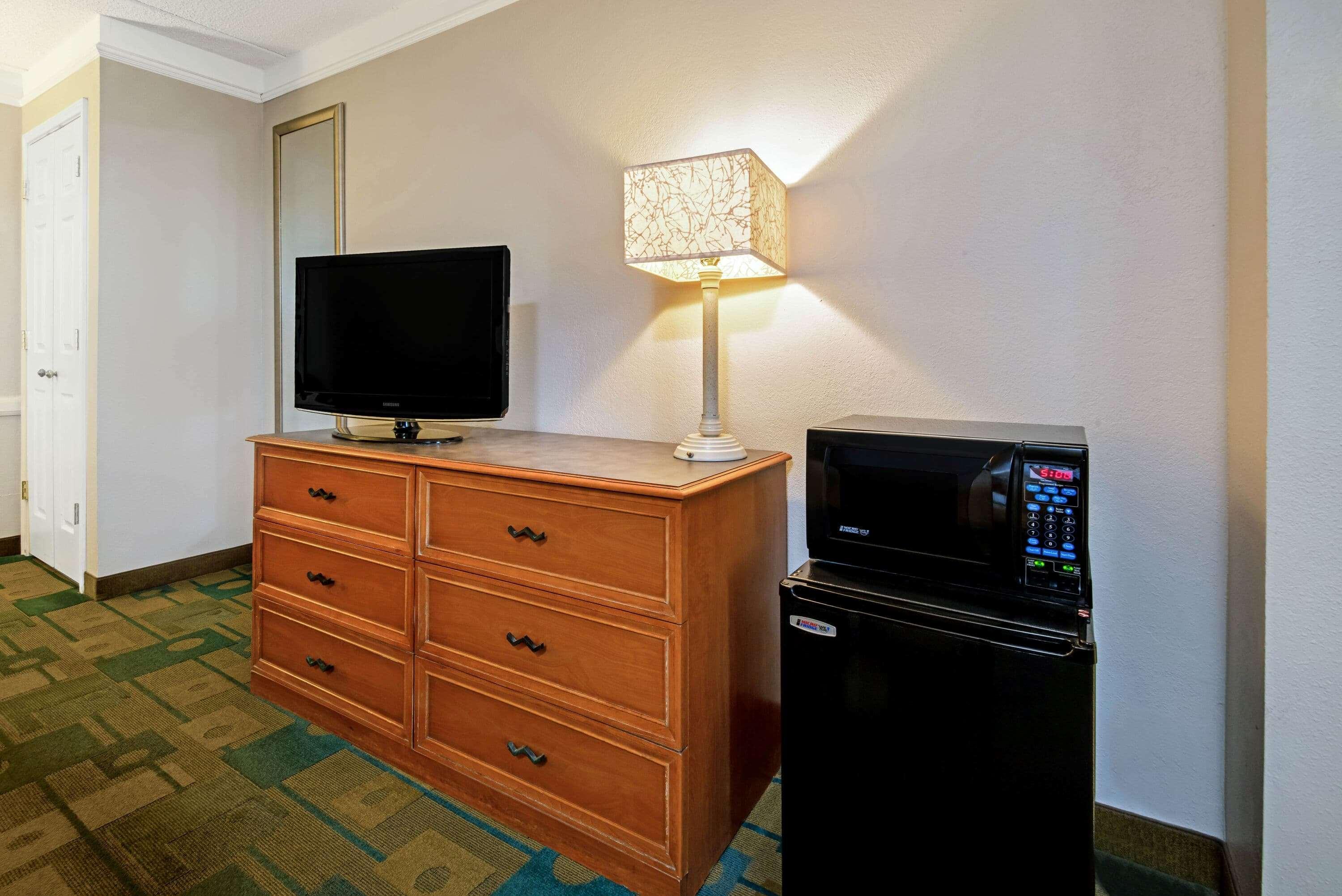Hotel La Quinta By Wyndham Mid-city 3*
