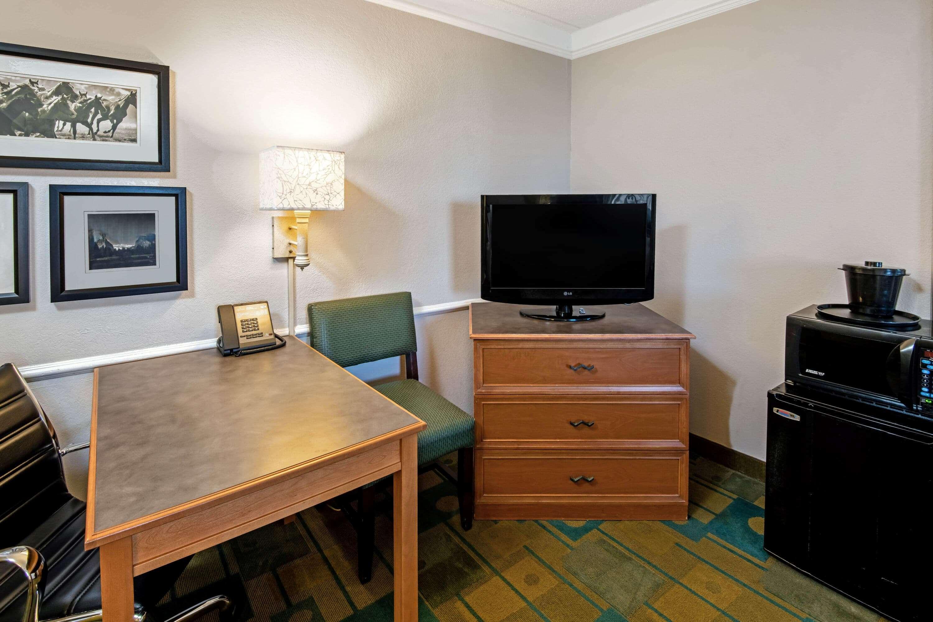 La Quinta By Wyndham Mid-city Hotel 3*