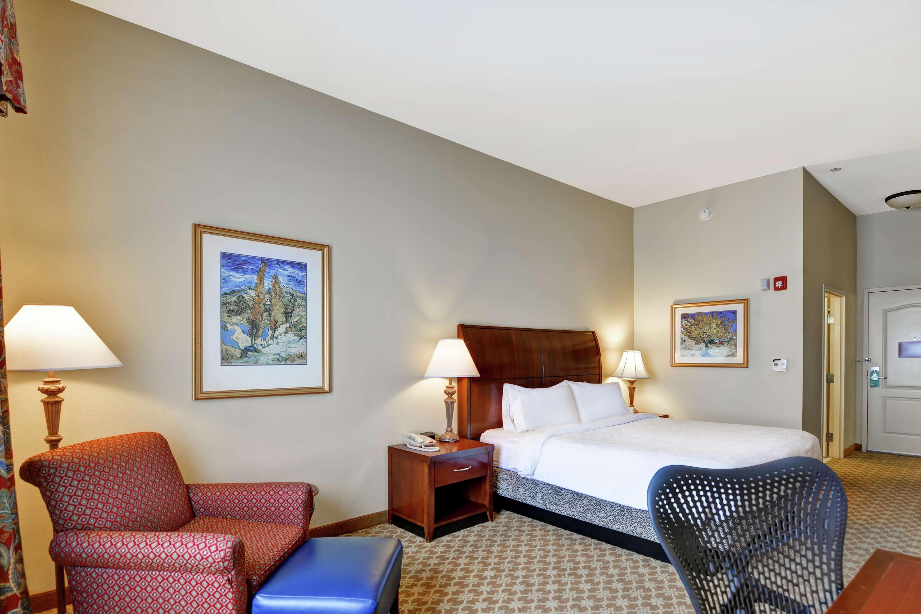 Hilton Garden Hotel 3*