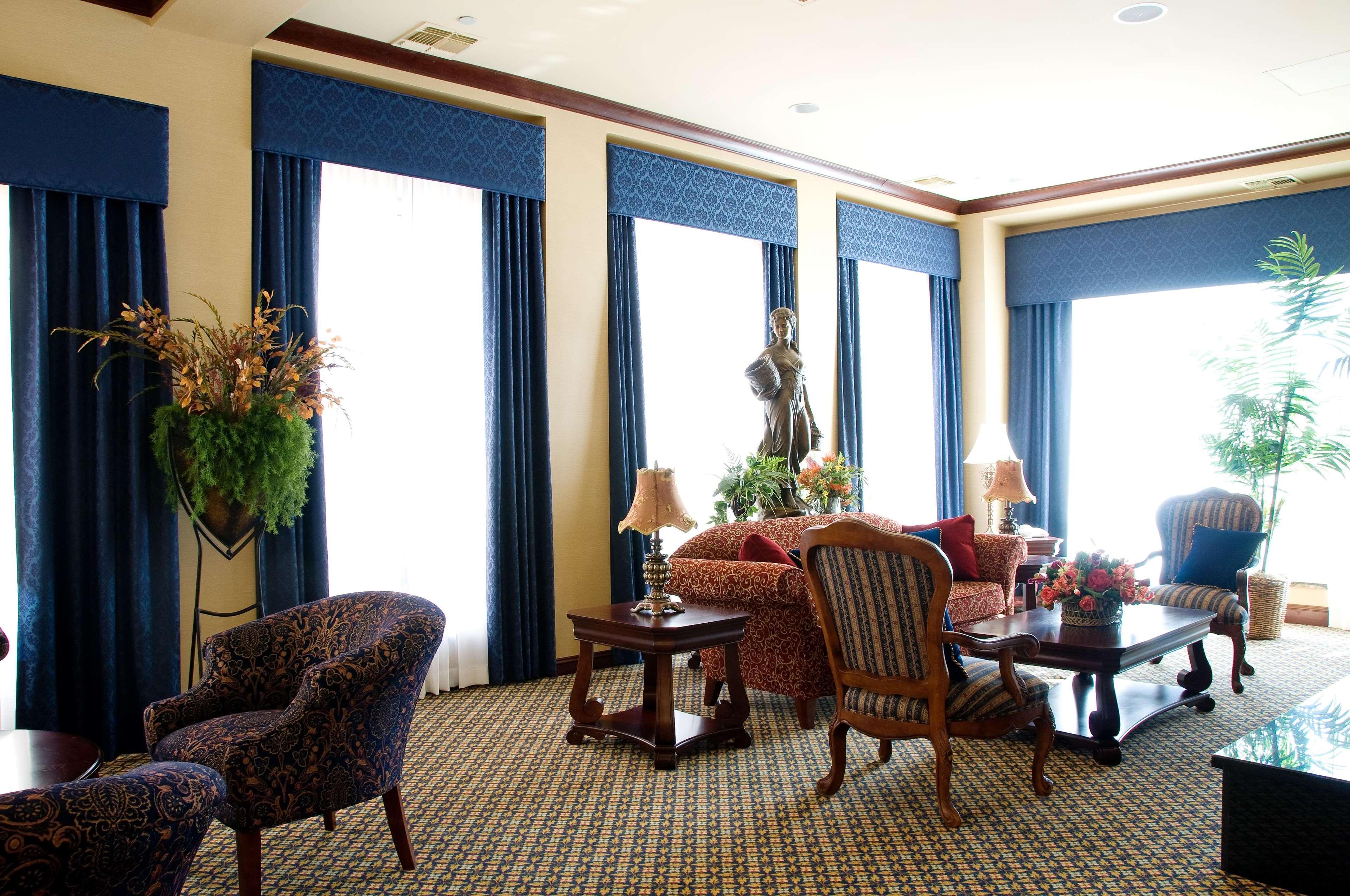 Hilton Garden Hotel 3*