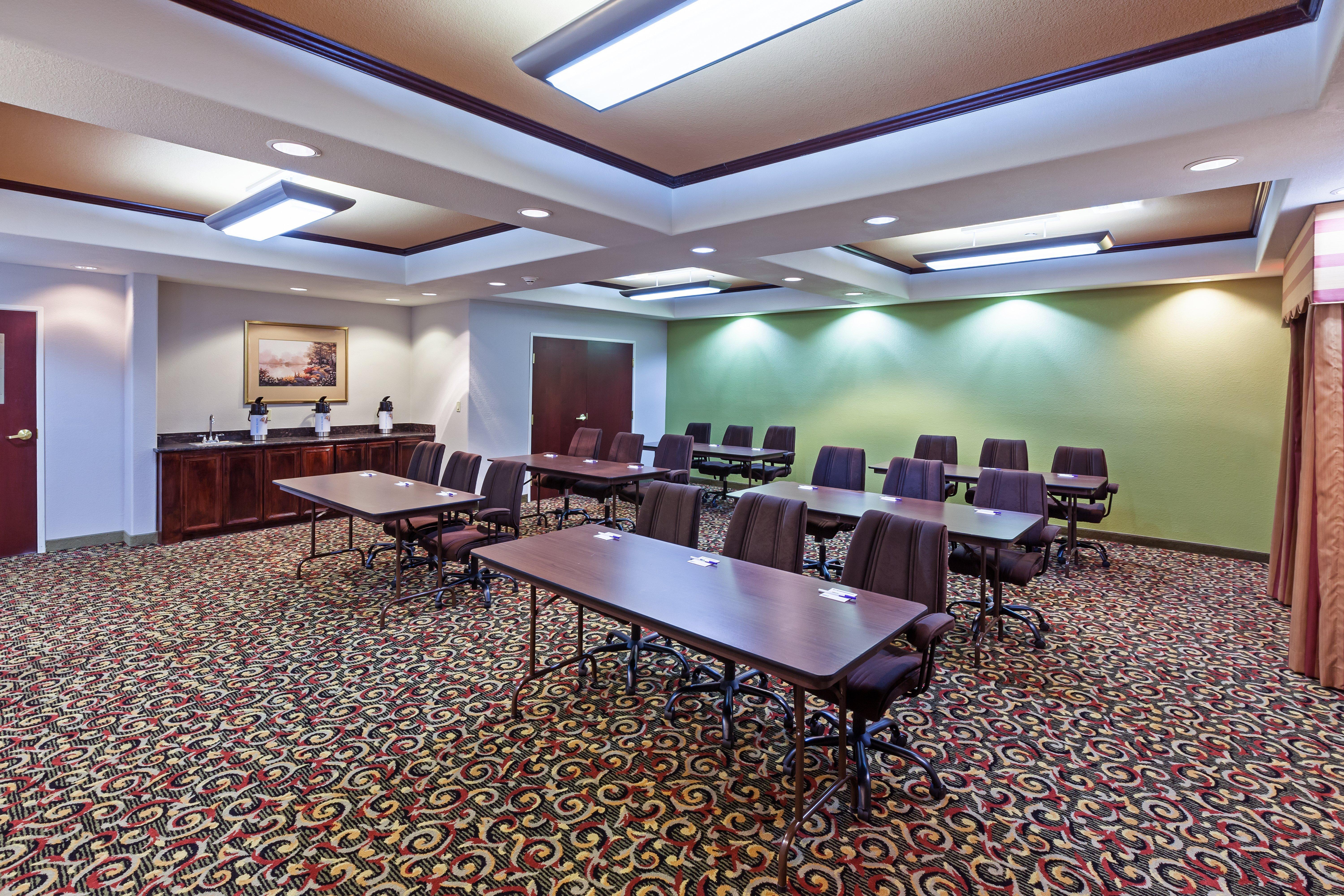 Express & East, An Ihg Hotel 2*