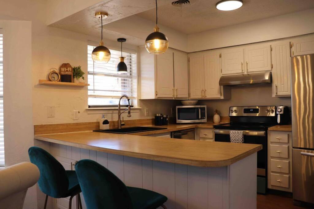 Holiday home By Hwy, 3/2 , Sleeps Large Group Palo Duro Fun *