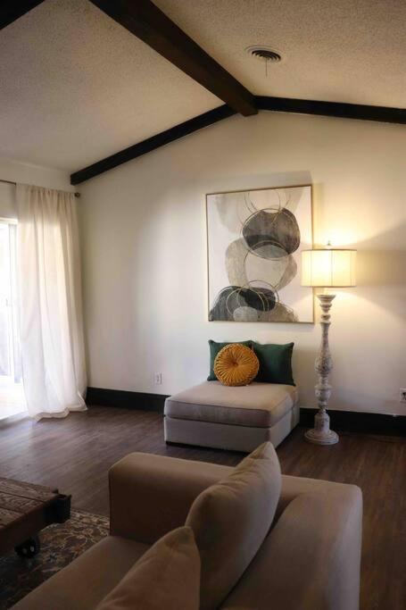 By Hwy, 3/2 , Sleeps Large Group Palo Duro Fun Holiday home