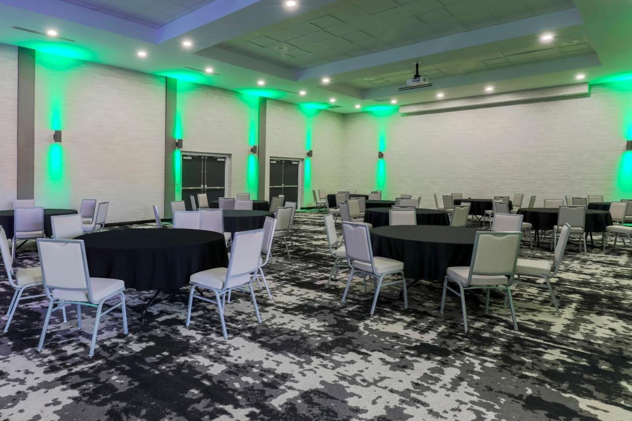 Hotel Four Points By Sheraton 2*
