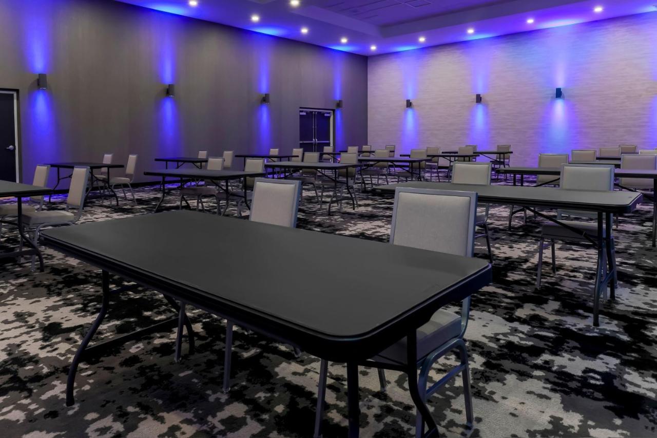 Hotel Four Points By Sheraton 2*