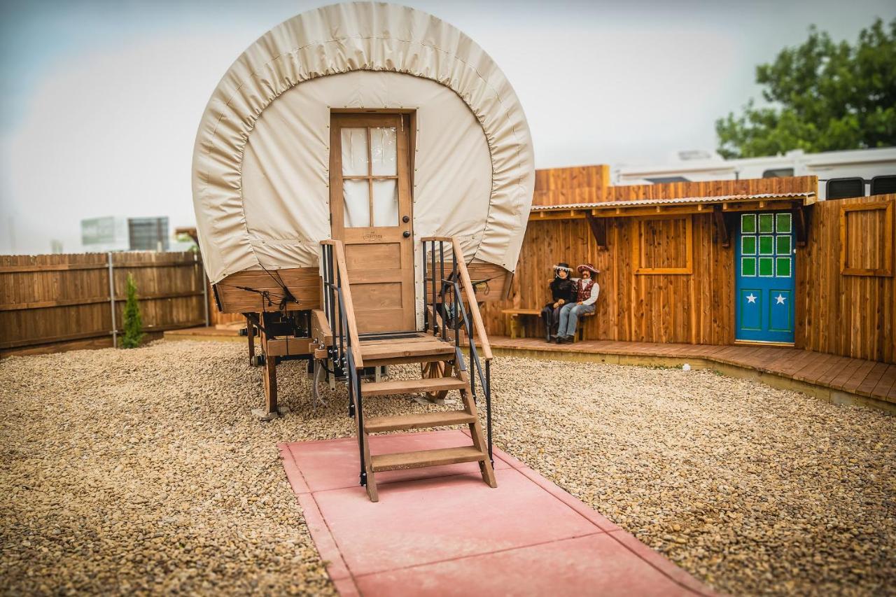 The Big Texan - And Wagons