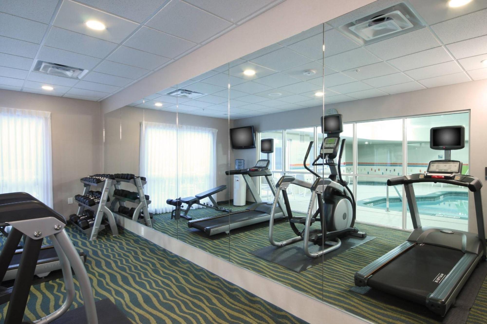 Hotel Fairfield & By Marriott Airport 3*