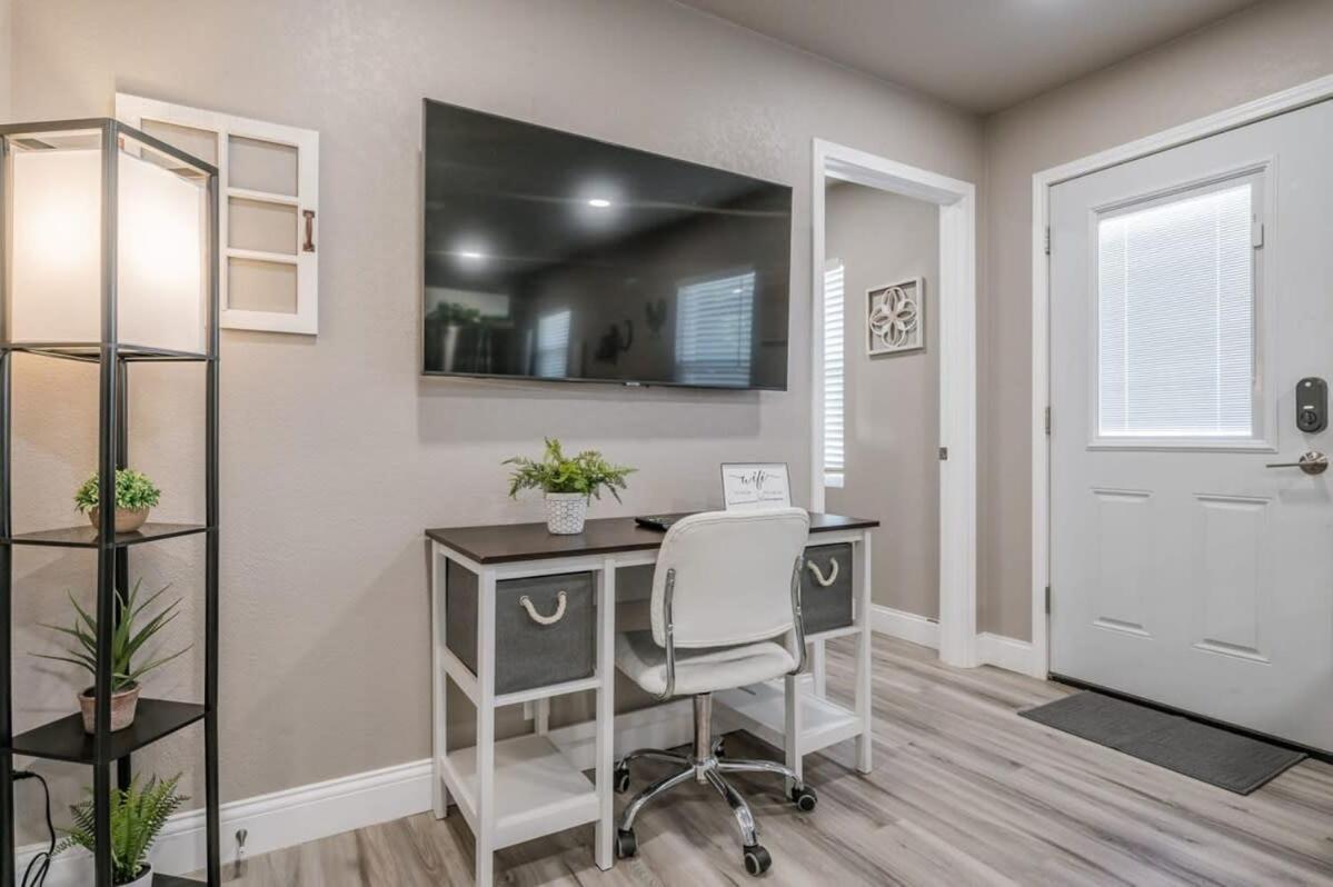 Amazing Hot Tub L Sleeps 14 Amarillo