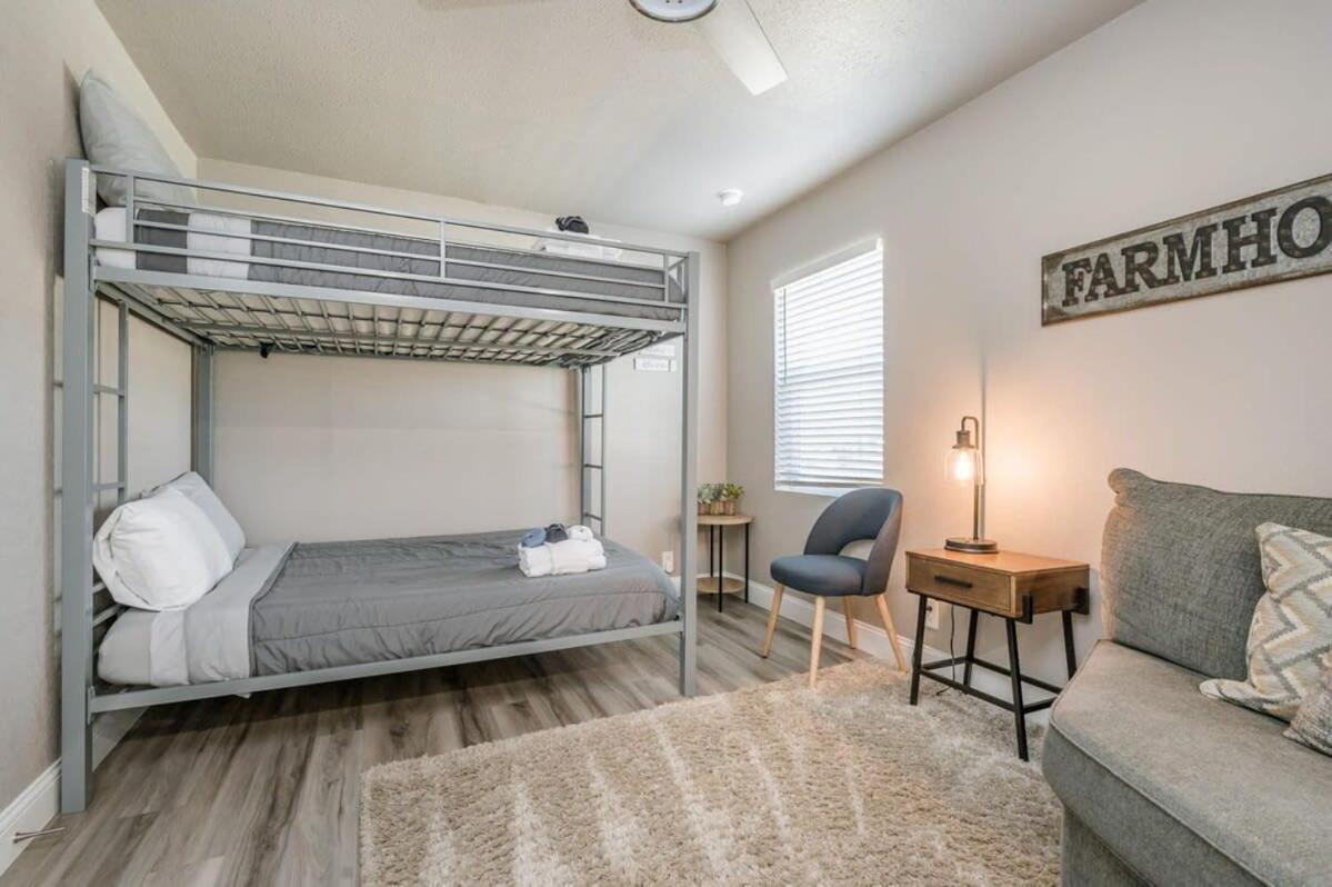 Amazing Hot Tub L Sleeps 14