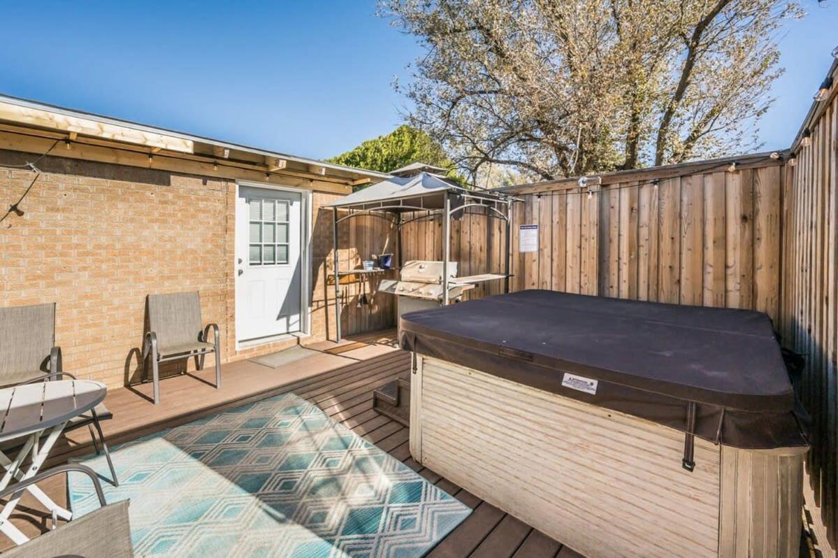 Holiday home Amazing Hot Tub L Sleeps 14 *