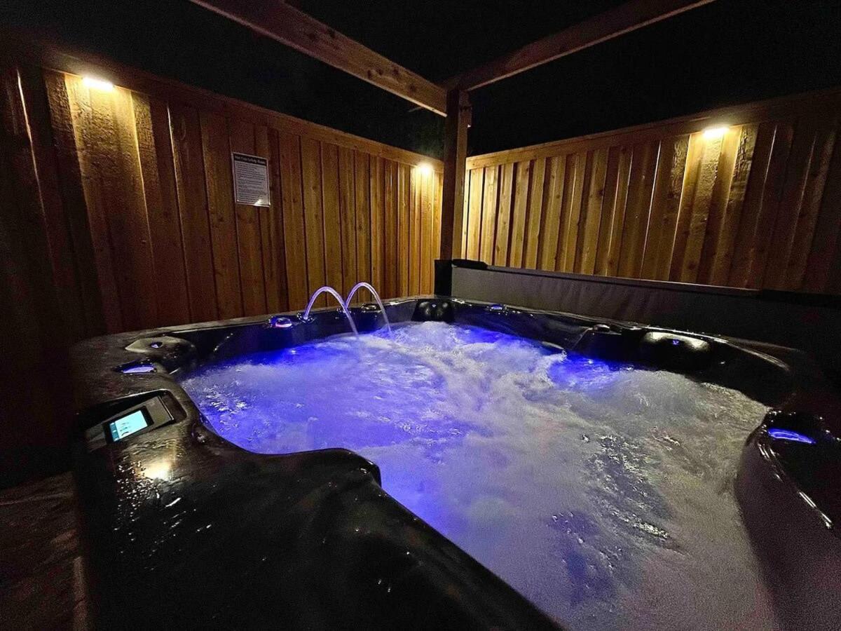 Amazing Hot Tub L Sleeps 14 * Amarillo
