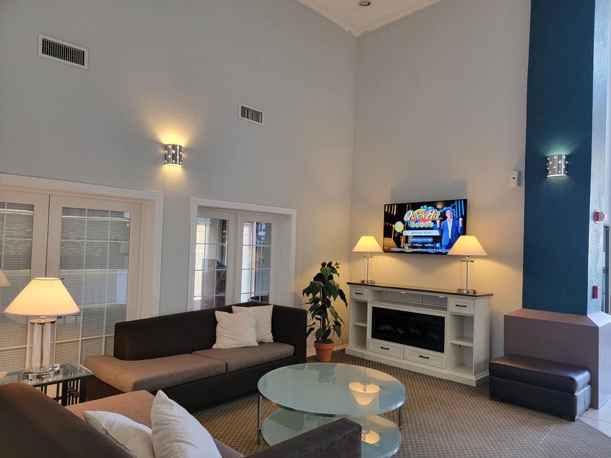 Extend-a-suites - Extended Stay, I-40 West 2*