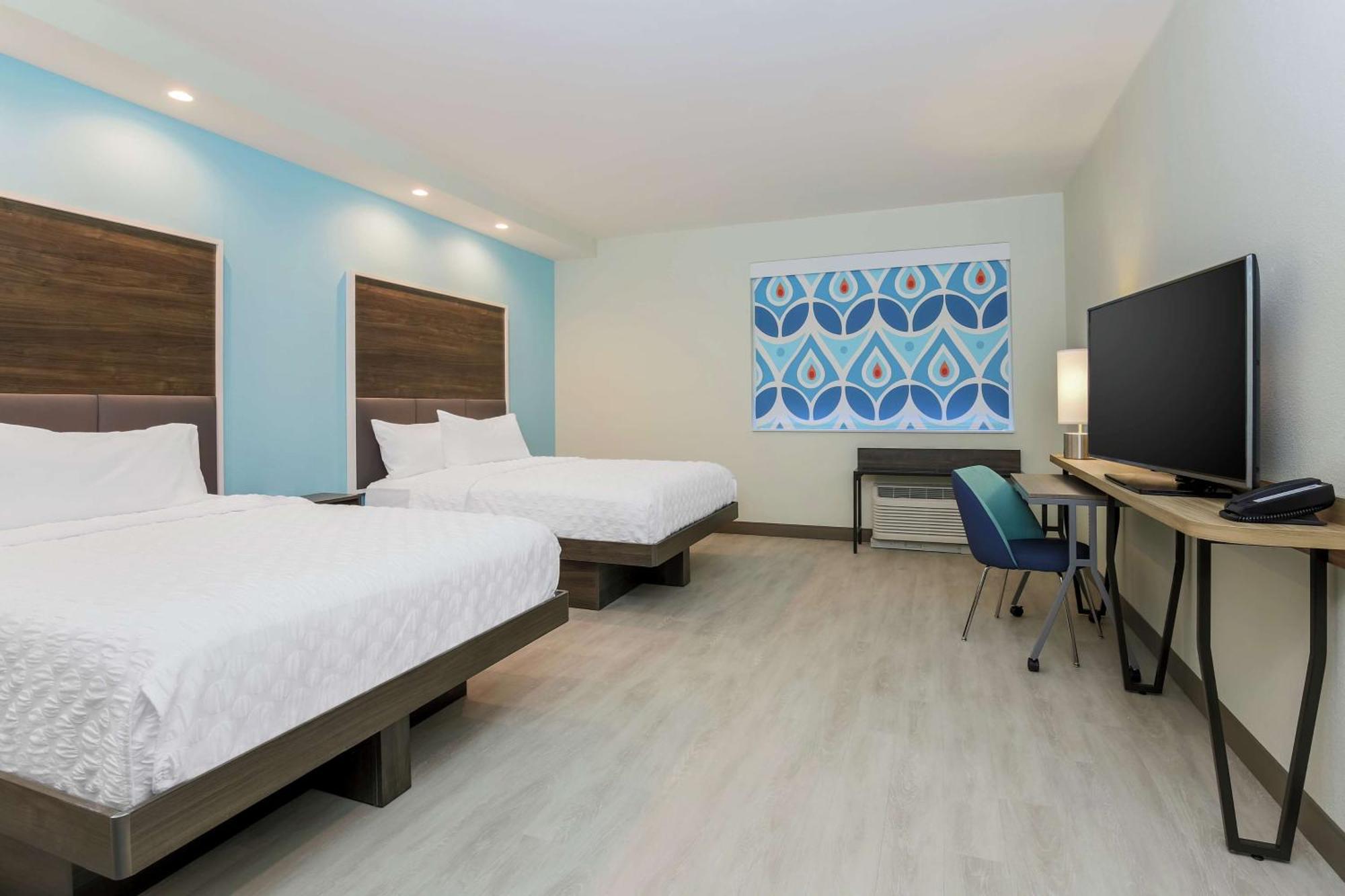 Tru By Hilton West 3*