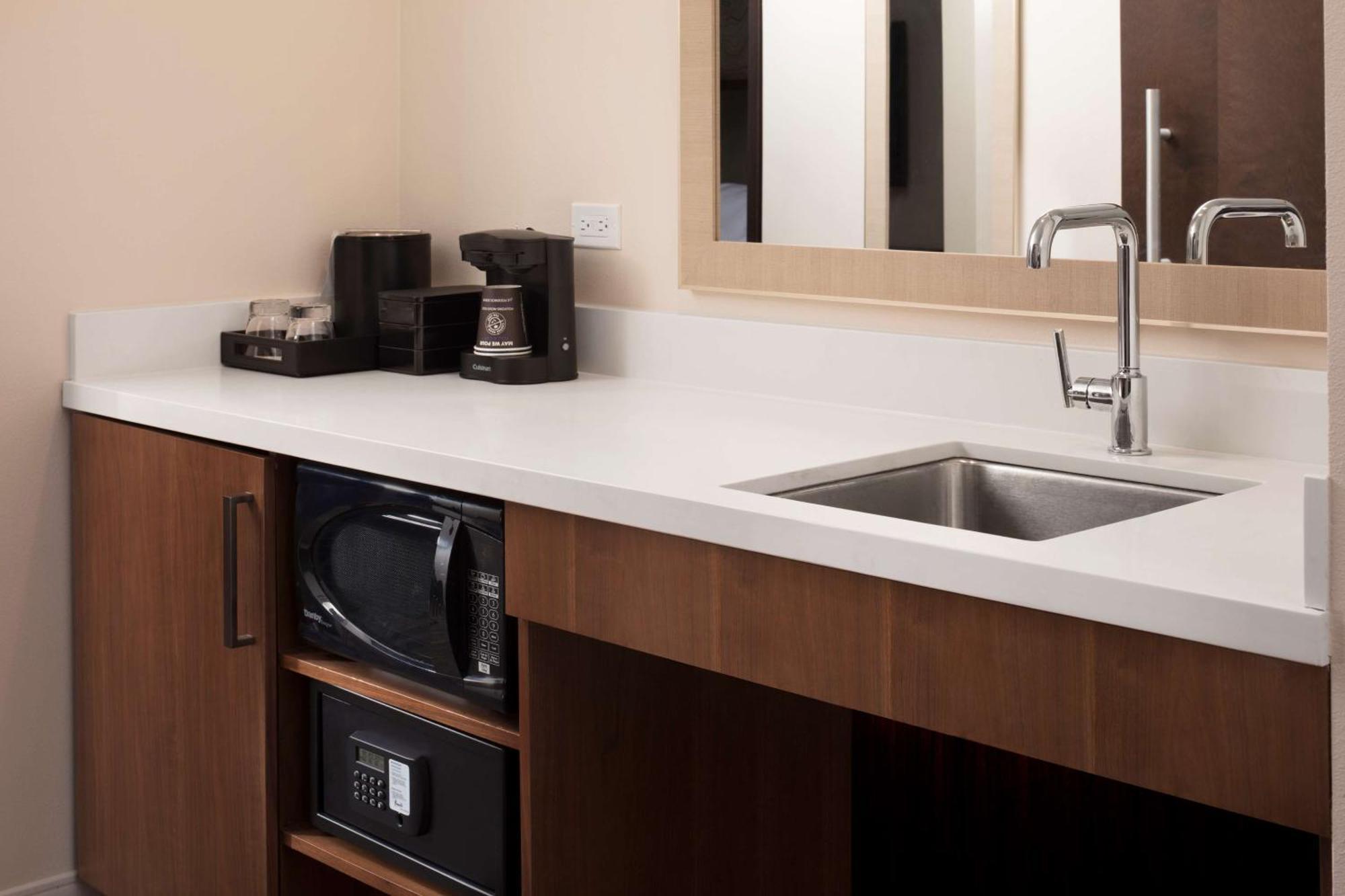 Hotel Embassy Suites Amarillo Downtown 4*