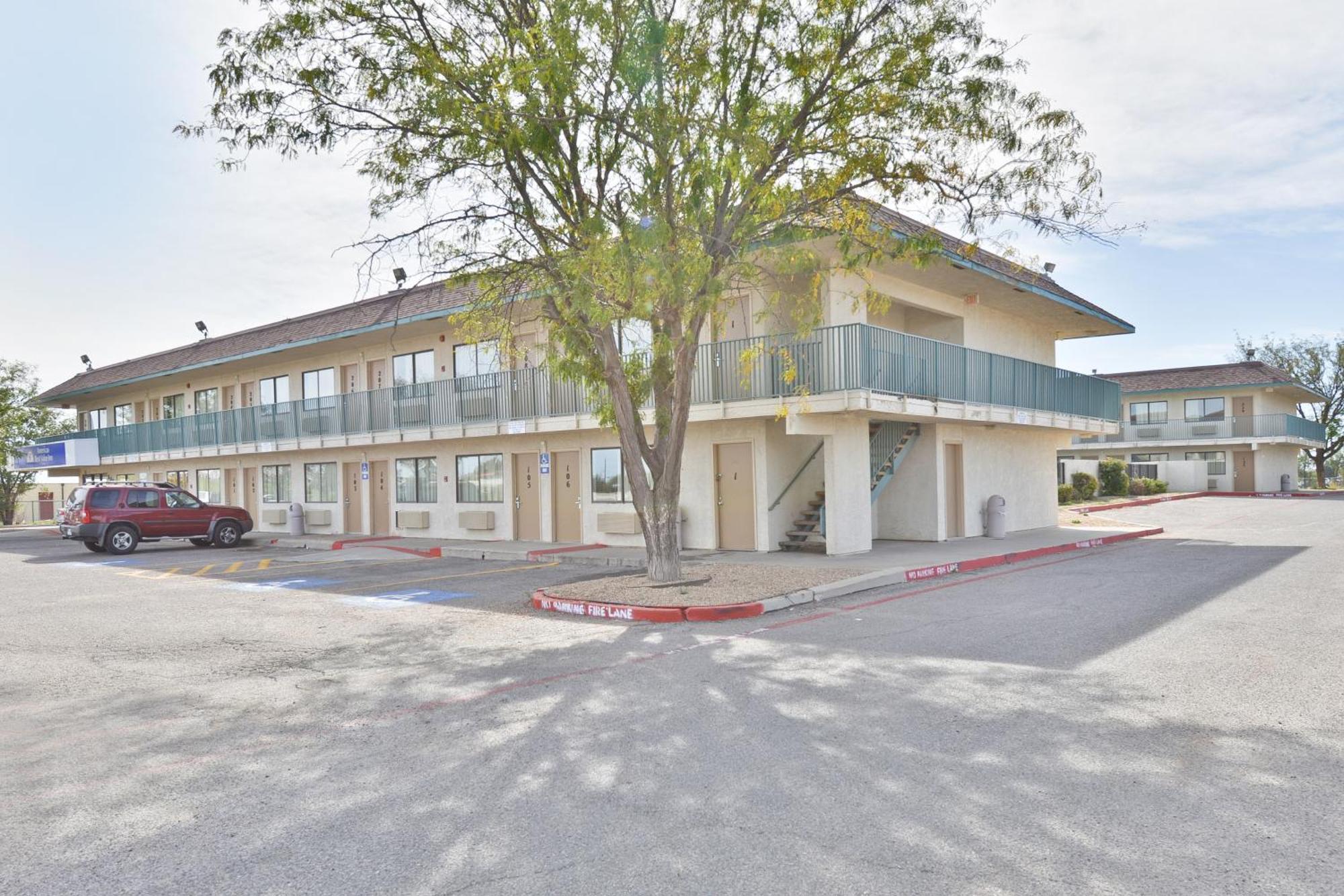 Americas Value Airport/grand Street Motel 2*