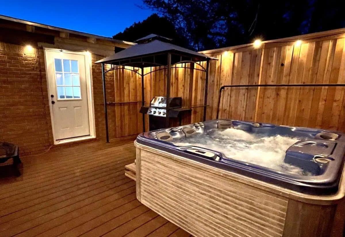 The Solstice L Hot Tub Ev Charger Private Yard Holiday home *