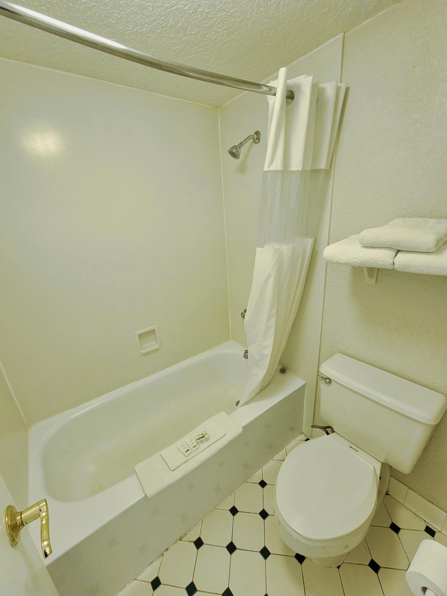La Quinta By Wyndham West Medical Center
