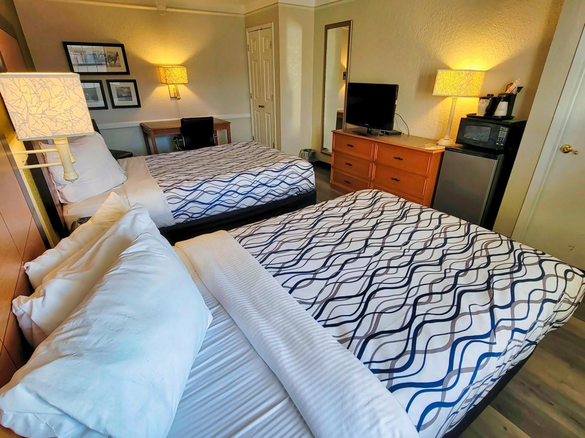 Hotel La Quinta By Wyndham West Medical Center 3*